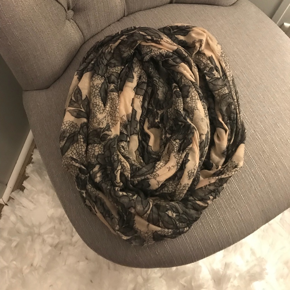 Infinity Scarf - Picture 2 of 3